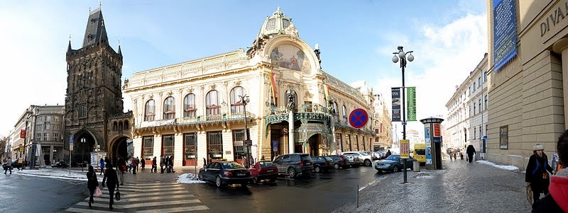 Obecni dum on Republic Square בית העיריה של פראג